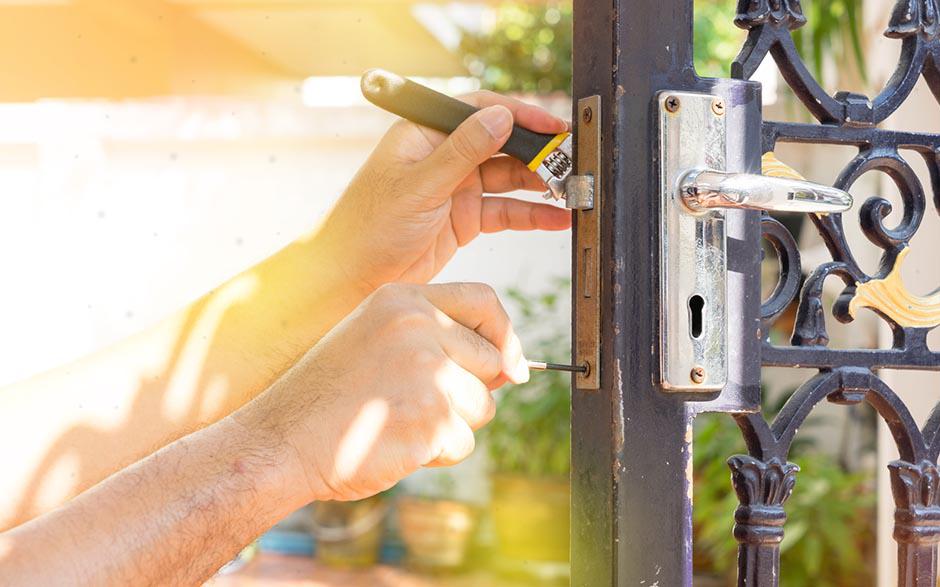 serrurier pour ouverture de porte coincée Le Blanc-Mesnil